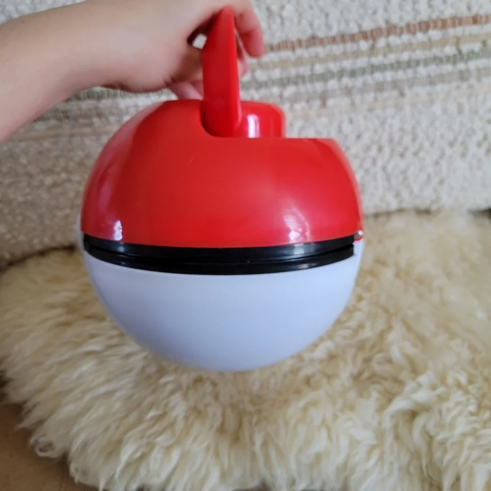 2017 Think Geek Pokemon Lunch Case Box Tote Poke Ball Purse Storage Container
